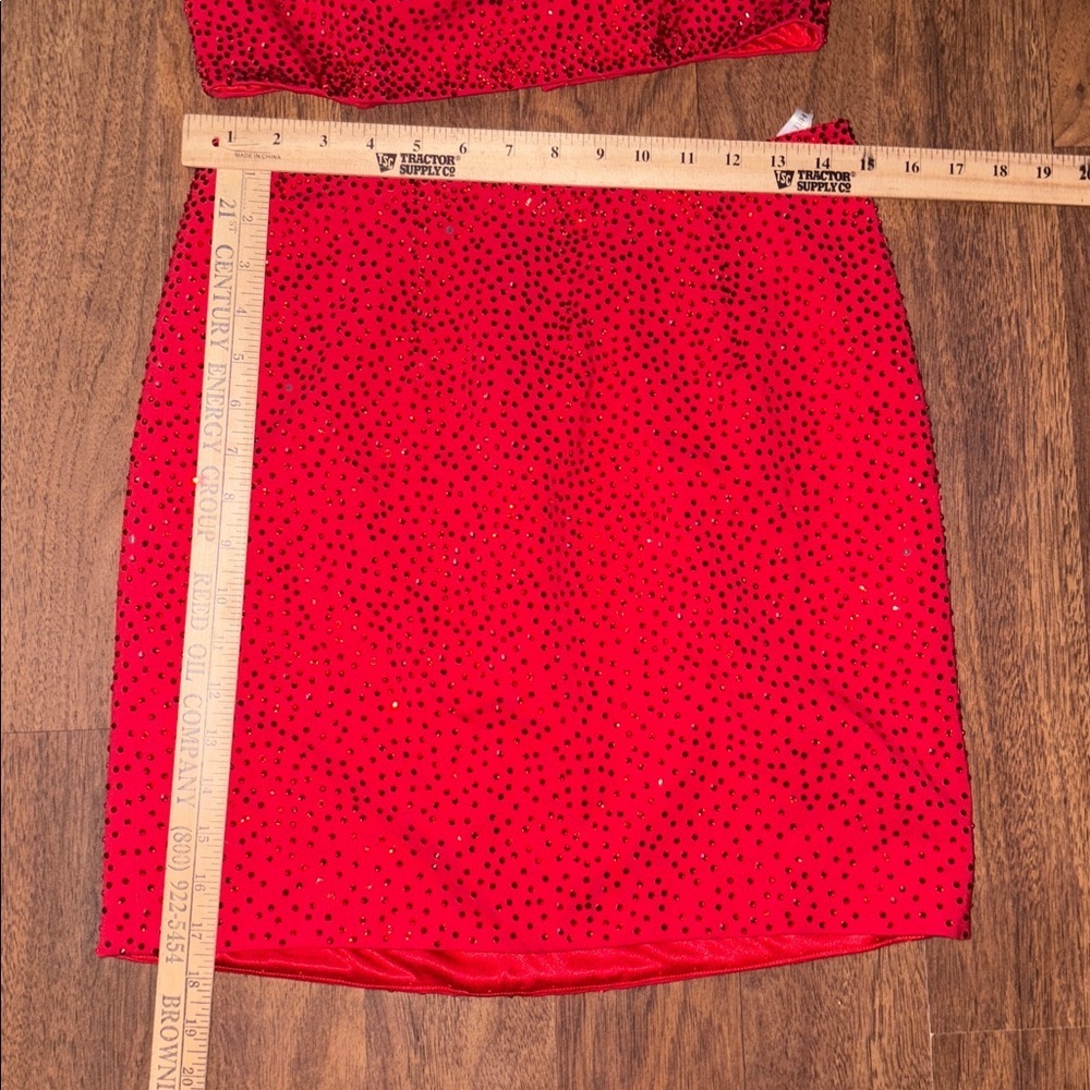 SHERRI HILL TWO PIECE FORMAL SET IN RED size 10
DRESS 50701 - Picture 6 of 11